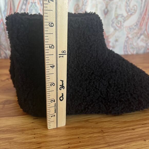 Roam Mini Boosh Faux Shearling Black Boots Size 39 - Picture 13 of 13